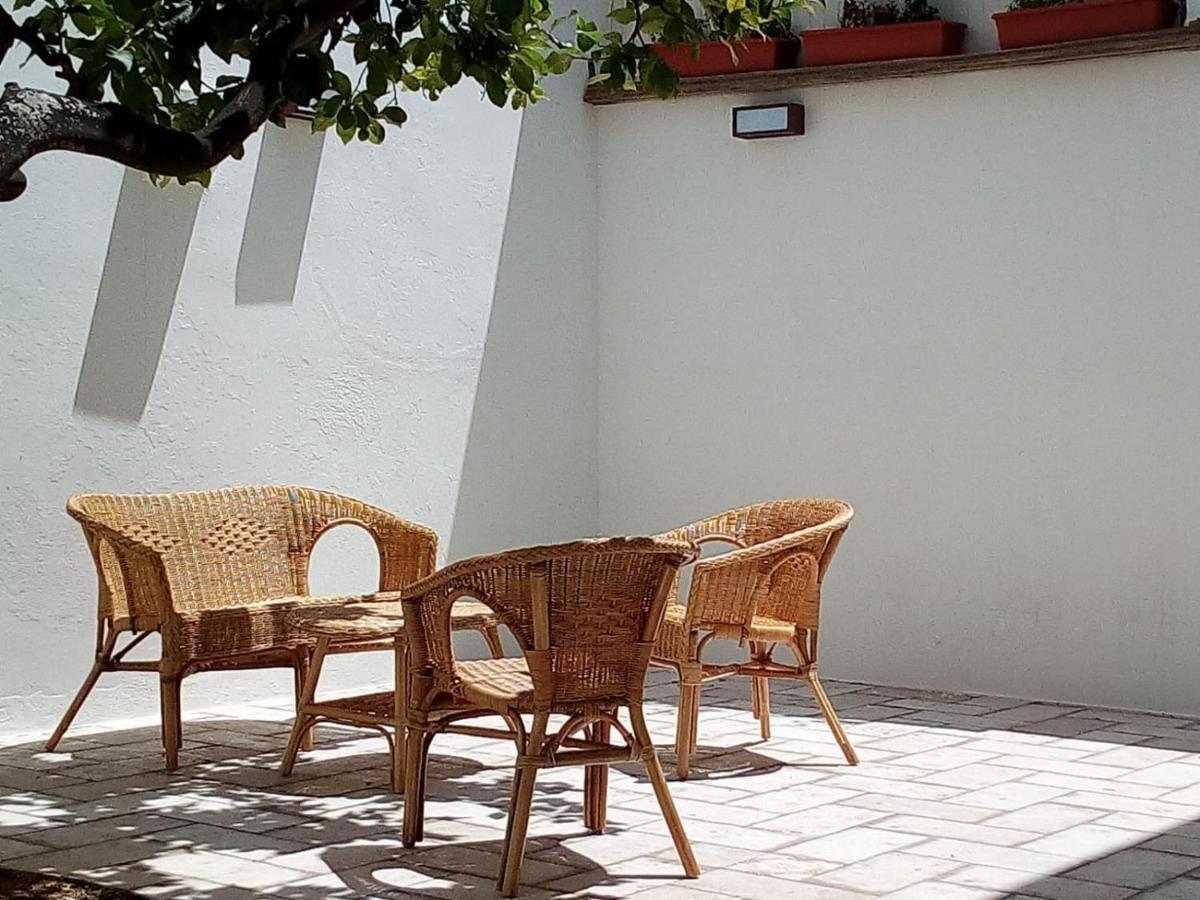 Cortile Calinea Acomodação com café da manhã Castrignano del Capo Exterior foto