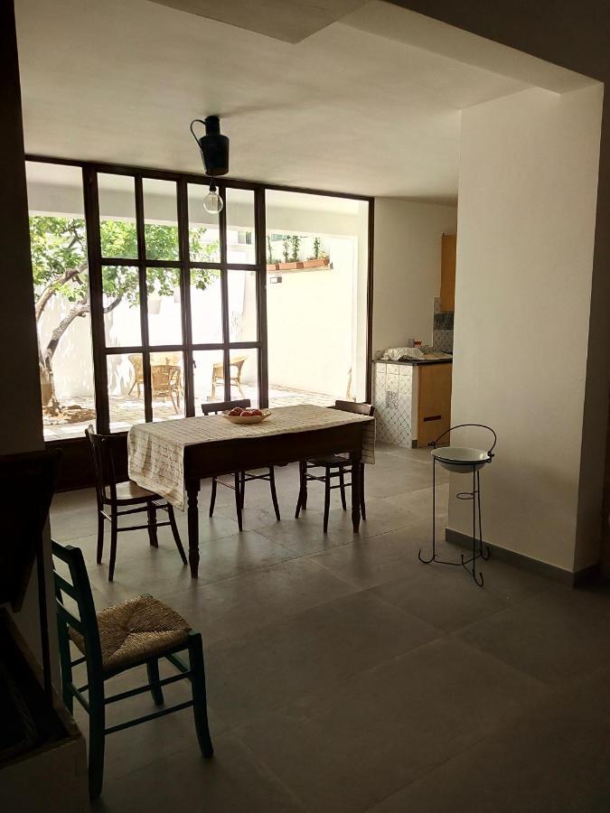 Cortile Calinea Acomodação com café da manhã Castrignano del Capo Exterior foto